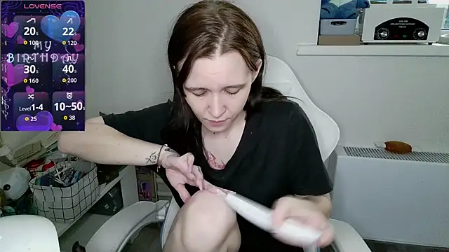 Snapshot of crashtest_13 chatting on September 18, 11:31 am crashtest 13 online show from September 18, 11:31 am