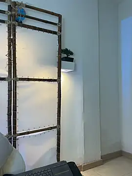 Tiffany sander online show from January 10, 6:12 pm