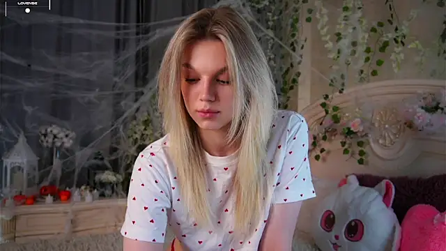 Snapshot of EdlinAlliston chatting on November 1, 1:48 pm EdlinAlliston online show from November 1, 1:48 pm