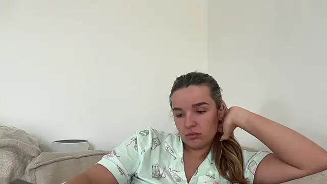 maisiesmithx online show from May 16, 1:21 pm