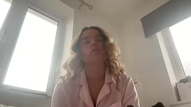 maisiesmithx online show from May 11, 10:50 am