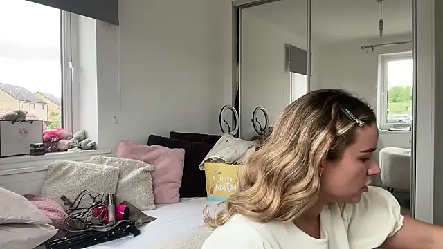 maisiesmithx online show from May 18, 12:11 pm