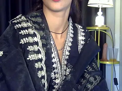 Snapshot of MAAYRA_09 chatting on October 12, 1:24 pm MAAYRA 09 online show from October 12, 1:24 pm