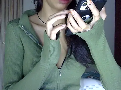 Snapshot of MAAYRA_09 chatting on September 26, 6:11 am MAAYRA 09 online show from September 26, 6:11 am