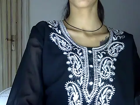 Snapshot of MAAYRA_09 chatting on September 20, 1:53 pm MAAYRA 09 online show from September 20, 1:53 pm