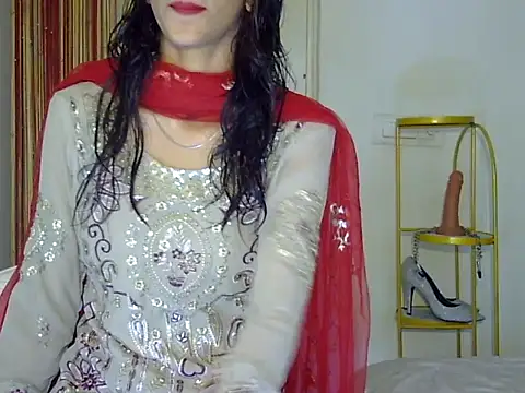 Snapshot of MAAYRA_09 chatting on October 16, 10:07 am MAAYRA 09 online show from October 16, 10:07 am