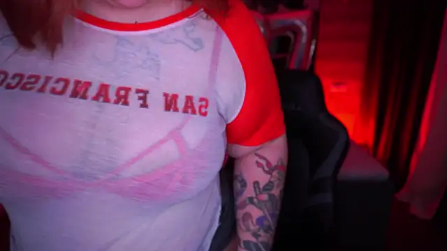 Snapshot of Kittywakee chatting on September 22, 8:29 pm Kittywakee online show from September 22, 8:29 pm