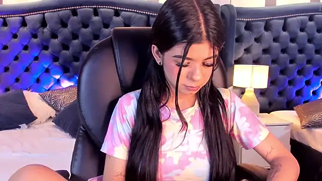 Violet Grace online show from October 28, 9:08 pm