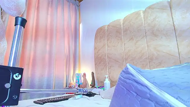 Snapshot of Naia_x chatting on September 10, 8:09 pm Naia x online show from September 10, 8:09 pm