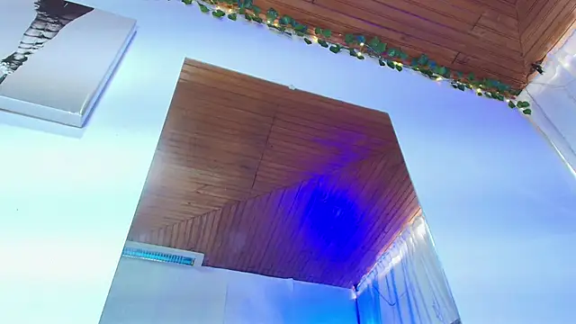 Naia x online show from December 4, 8:31 pm