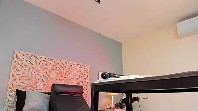 Snapshot of lupeebony chatting on September 20, 9:13 pm lupeebony online show from September 20, 9:13 pm