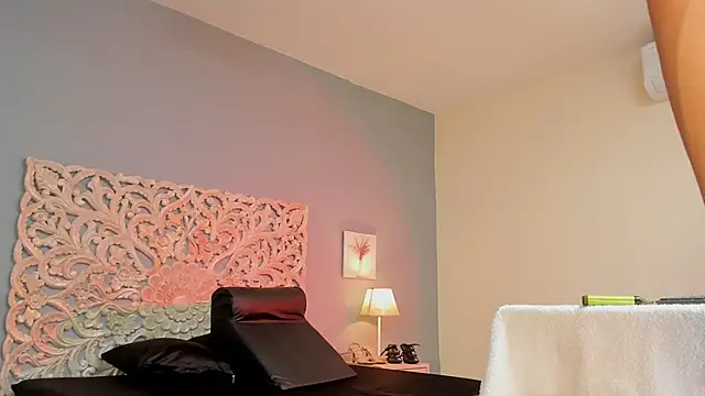 Snapshot of lupeebony chatting on October 4, 10:25 pm lupeebony online show from October 4, 10:25 pm