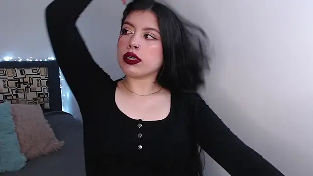 Snapshot of iam_emy chatting on October 23, 5:02 am iam emy online show from October 23, 5:02 am