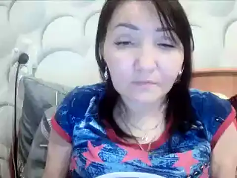 ClaireSunset online show from April 8, 6:32 pm