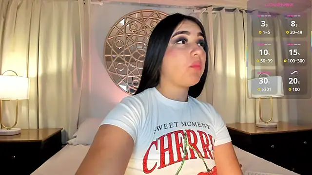 Snapshot of Belliinda_21 chatting on September 29, 8:25 pm Belliinda 21 online show from September 29, 8:25 pm