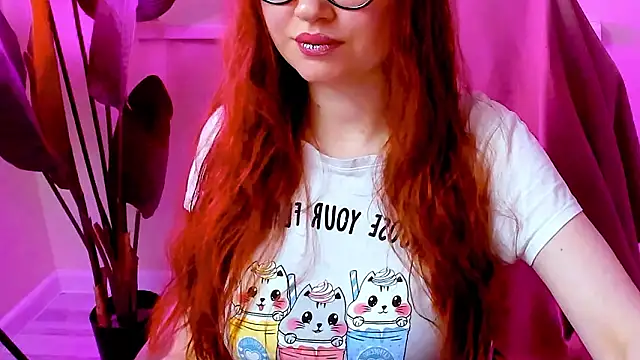 CarolGiggly online show from February 1, 4:50 pm