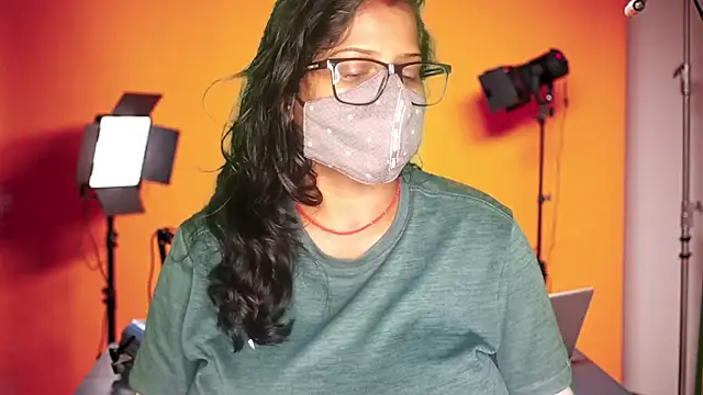 Snapshot of mamoni91 chatting on September 27, 3:36 am mamoni91 online show from September 27, 3:36 am