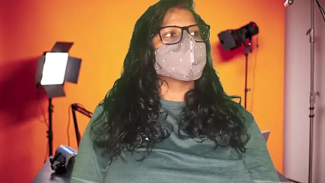 Snapshot of mamoni91 chatting on September 18, 3:49 am mamoni91 online show from September 18, 3:49 am