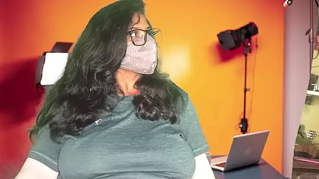 Snapshot of mamoni91 chatting on October 6, 3:34 am mamoni91 online show from October 6, 3:34 am