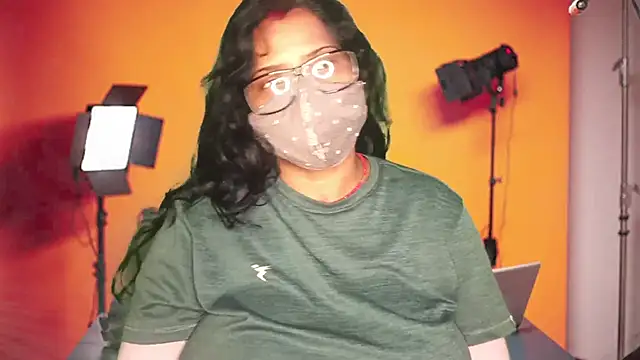 Snapshot of mamoni91 chatting on October 29, 4:06 am mamoni91 online show from October 29, 4:06 am