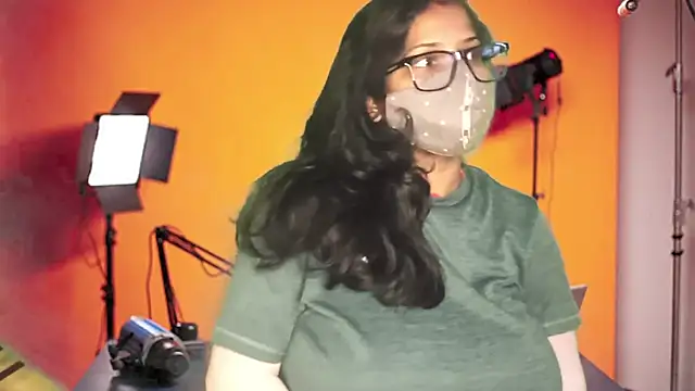 Snapshot of mamoni91 chatting on October 13, 4:26 am mamoni91 online show from October 13, 4:26 am