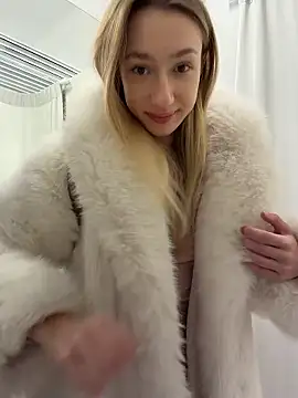 Lia  Love online show from January 14, 1:27 pm