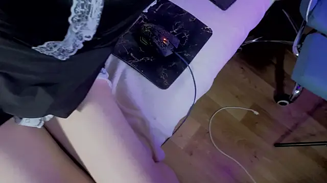 Snapshot of Sweet_Paradox chatting on October 13, 7:27 pm Sweet Paradox online show from October 13, 7:27 pm