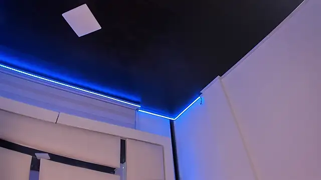 Mis  lola online show from October 2, 12:04 am