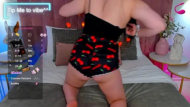 Snapshot of Mayzzie chatting on October 20, 7:50 pm Mayzzie online show from October 20, 7:50 pm