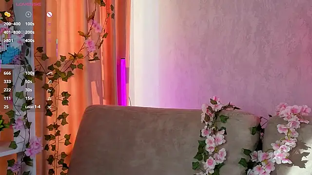 HildaEvatt online show from September 18, 4:11 am