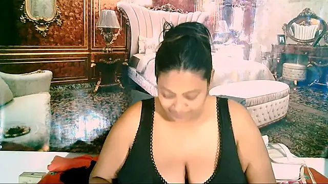 Snapshot of IndianYummy chatting on October 12, 4:42 pm IndianYummy online show from October 12, 4:42 pm