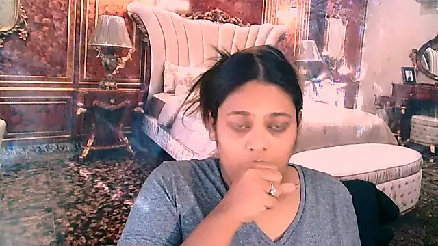 Snapshot of IndianYummy chatting on October 22, 5:01 am IndianYummy online show from October 22, 5:01 am