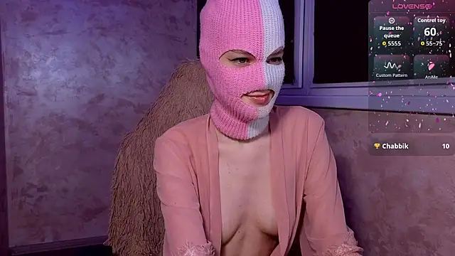 Domiiiniiicana online show from April 1, 5:32 pm