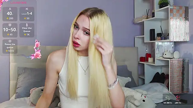 White Lioness online show from October 11, 1:58 pm