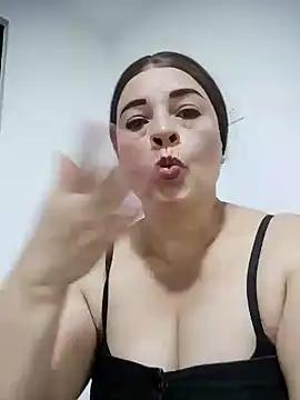 Snapshot of _Prinscarlet_ chatting on October 23, 11:33 pm Prinscarlet online show from October 23, 11:33 pm