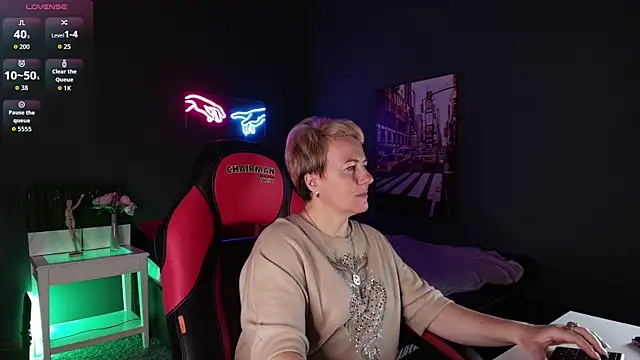 Nika Smit online show from October 3, 9:14 am