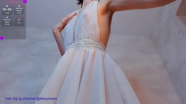 cute stefania online show from October 18, 3:15 pm