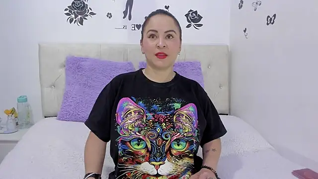 Snapshot of Domina0 chatting on October 28, 12:00 pm Domina0 online show from October 28, 12:00 pm