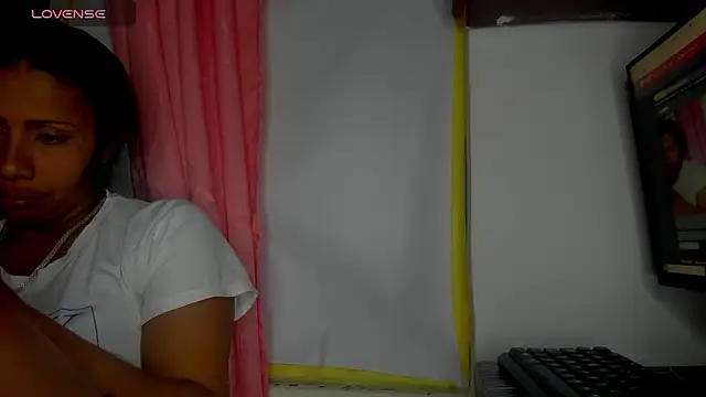 Nenita Hot  online show from January 14, 12:59 am