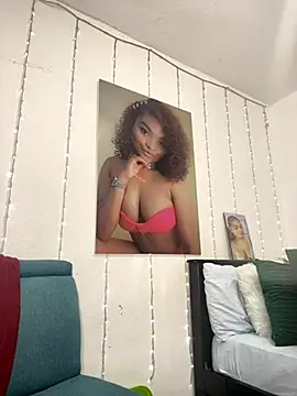 Snapshot of gianna_smith chatting on September 25, 10:07 pm gianna smith online show from September 25, 10:07 pm