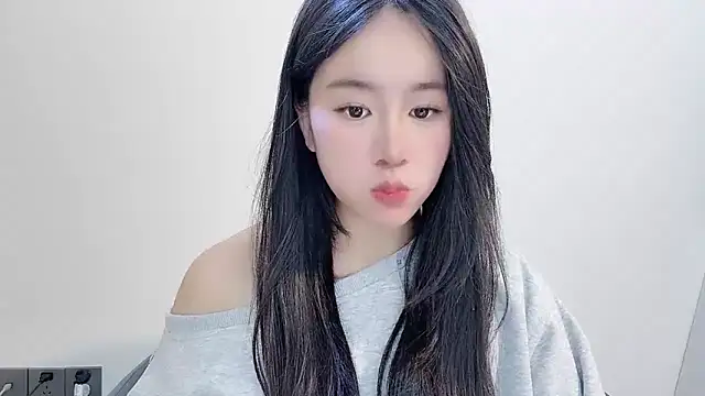 chloe-01 online show from December 17, 12:31 pm