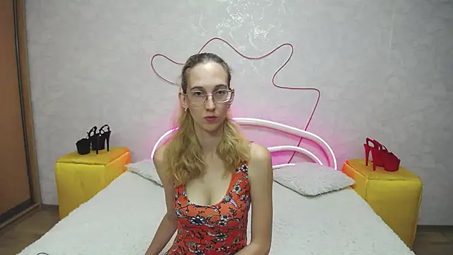 KlaryBrait online show from September 21, 6:01 am