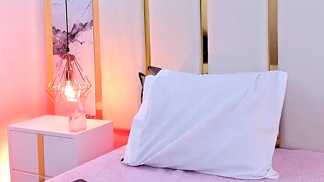 Snapshot of SalommeFlores chatting on October 3, 11:10 pm SalommeFlores online show from October 3, 11:10 pm