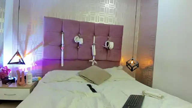 Lilith Vera online show from October 15, 12:52 pm