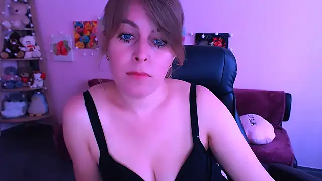 Hot Milady online show from April 15, 8:04 am