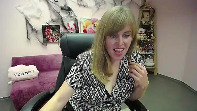 Hot Milady online show from October 10, 8:19 am