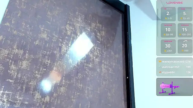 Snapshot of klhoe_boobs chatting on October 30, 4:15 am klhoe boobs online show from October 30, 4:15 am