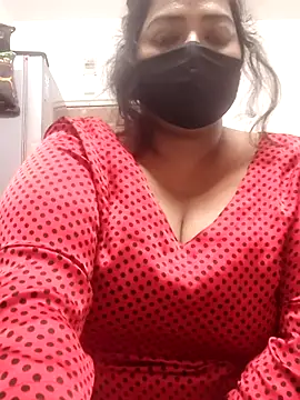 Snapshot of zeepe19 chatting on October 23, 10:32 am zeepe19 online show from October 23, 10:32 am