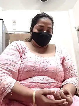 Snapshot of zeepe19 chatting on October 27, 4:35 pm zeepe19 online show from October 27, 4:35 pm