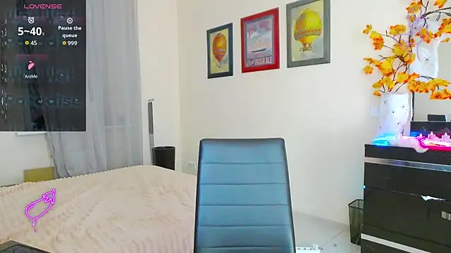 Lillianhot68 online show from November 8, 2:00 pm